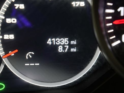 Certified 2023 Porsche Cayenne w/ Premium Package AWD/4WD image 23