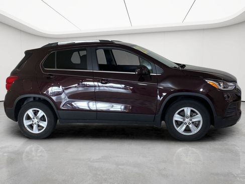 Used 2020 Chevrolet Trax LT w/ LT Convenience Package FWD image 6