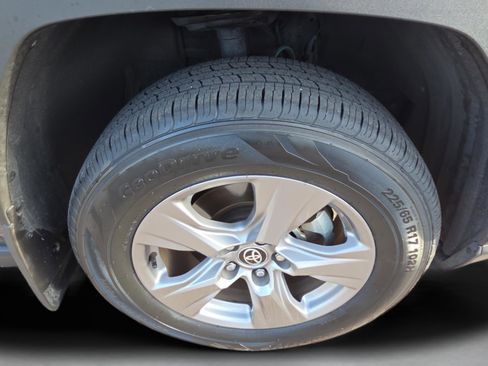 Certified 2025 Toyota RAV4 XLE image 21