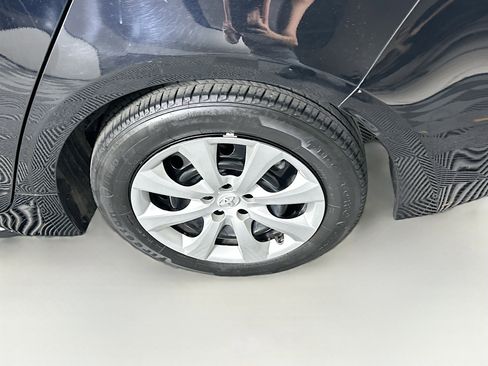 Used 2024 Toyota Corolla LE image 11