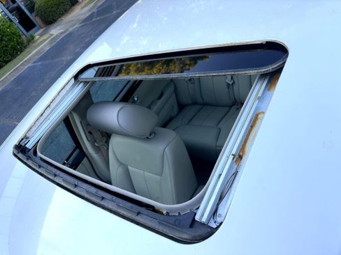 Used 2011 Cadillac DTS Luxury image 21