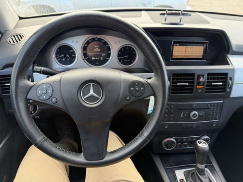 Used 2010 Mercedes-Benz GLK 350 4MATIC image 22