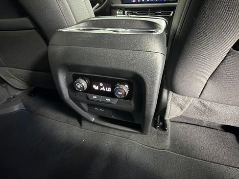 Certified 2026 Chevrolet Traverse LT FWD image 34