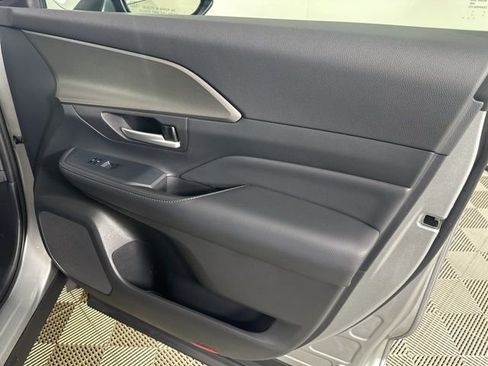 Used 2025 Toyota Grand Highlander AWD image 18