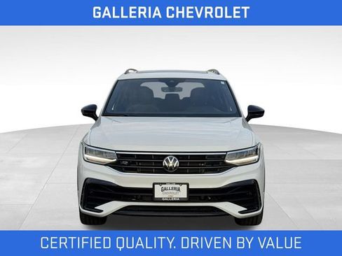 Used 2024 Volkswagen Tiguan SE R-Line FWD image 3
