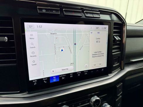 Used 2023 Ford F350 Lariat w/ Chrome Package image 25