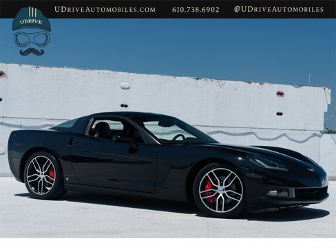 Used 2006 Chevrolet Corvette Coupe w/ Preferred Equipment Group RWD image 3
