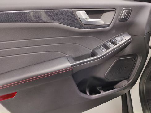 Used 2024 Ford Escape ST-Line Select w/ Tech Pack #2 image 31