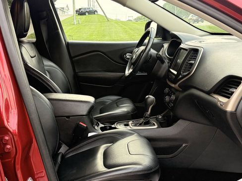 Used 2016 Jeep Cherokee Limited AWD/4WD image 32