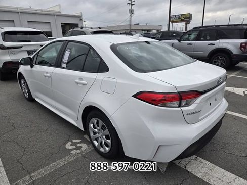 Used 2026 Toyota Corolla LE FWD image 5
