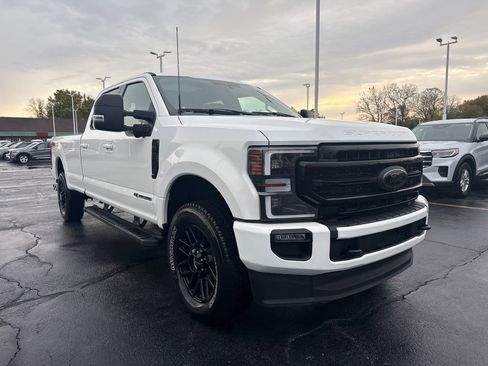 Used 2022 Ford F350 Lariat w/ Black Appearance Package image 4