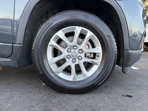 Used 2020 Chevrolet Traverse LT image 13