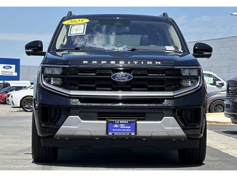 Certified 2025 Ford Expedition Platinum AWD/4WD image 8