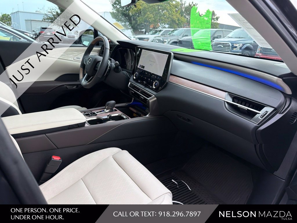 Used 2025 Lexus RX 350 AWD w/ Convenience Package image 5
