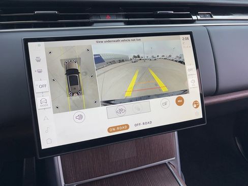 Used 2025 Land Rover Range Rover Long Wheelbase Autobiography image 23