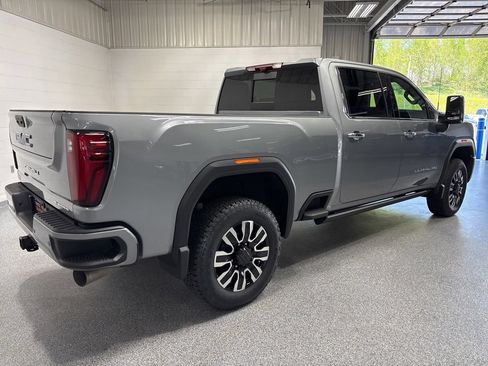 Used 2025 GMC Sierra 2500 Denali Ultimate AWD/4WD image 7