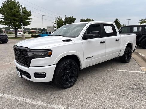 Used 2025 RAM 1500 Big Horn AWD/4WD image 13