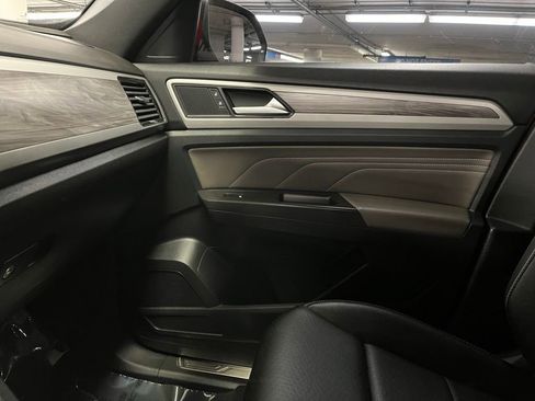 Used 2023 Volkswagen Atlas Cross Sport SE w/ Panoramic Sunroof Package image 31