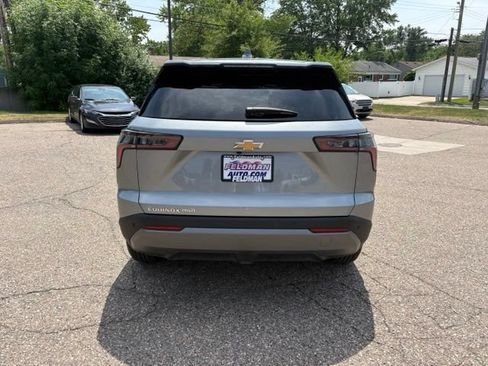 Used 2025 Chevrolet Equinox LT AWD/4WD image 4