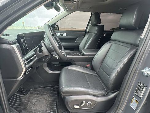 Certified 2025 Hyundai Santa Fe Limited FWD image 4