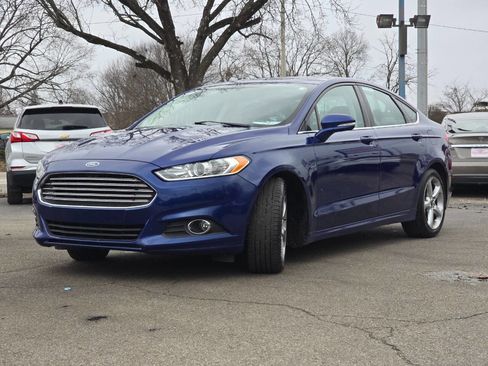 Used 2015 Ford Fusion SE image 3