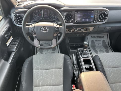 Used 2020 Toyota Tacoma TRD Off-Road AWD/4WD image 23