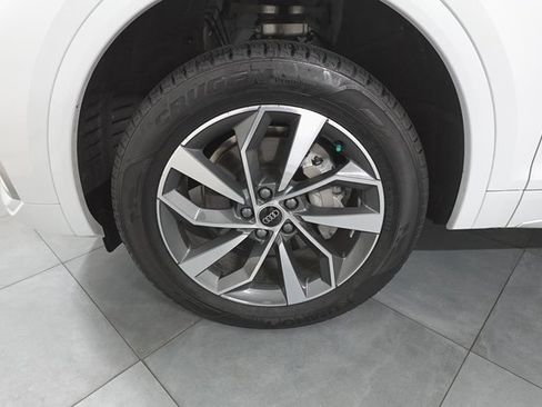 Used 2024 Audi Q5 2.0T Premium w/ Convenience Package image 28