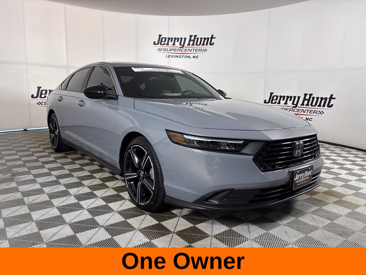 Used 2025 Honda Accord Sport image 4