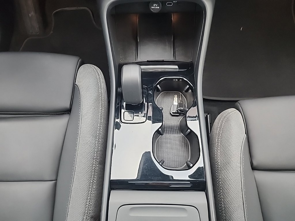 Certified 2023 Volvo XC40 Recharge Plus AWD/4WD image 23