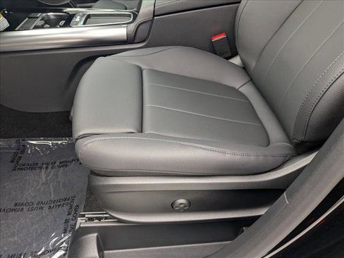 New 2025 Mercedes-Benz GLA 250 image 4