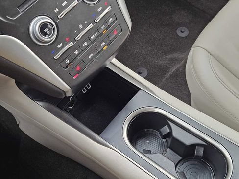 Used 2018 Lincoln MKC Select w/ Select Plus Package image 20