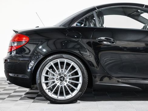 Used 2005 Mercedes-Benz SLK 55 AMG image 2