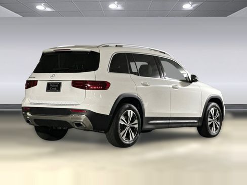 Used 2026 Mercedes-Benz GLB 250 image 8