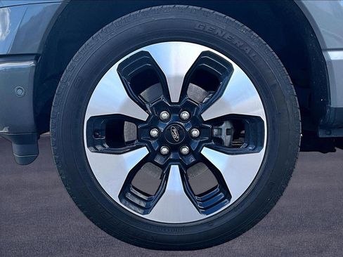 Used 2023 Ford F150 Lightning Platinum image 35