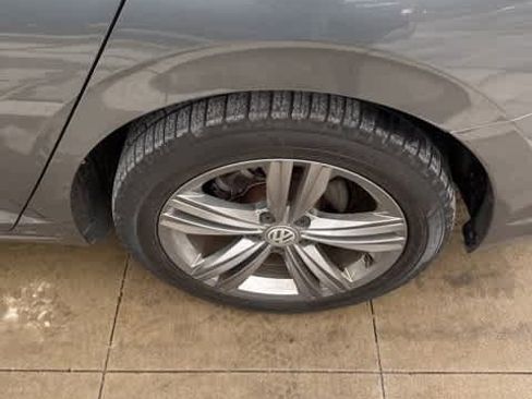 Used 2019 Volkswagen Jetta R-Line image 8