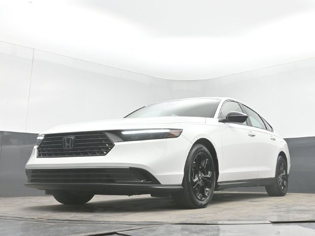 Certified 2025 Honda Accord SE image 43