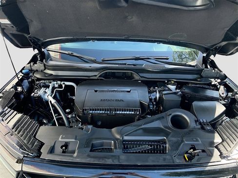 Used 2025 Honda Pilot Black Edition image 33