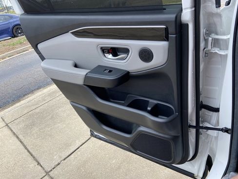 Used 2025 Honda Pilot EX-L image 52