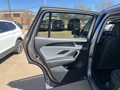 New 2026 Volkswagen Tiguan SE AWD/4WD image 12
