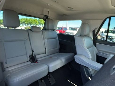 Certified 2025 Ford Expedition Active image 14