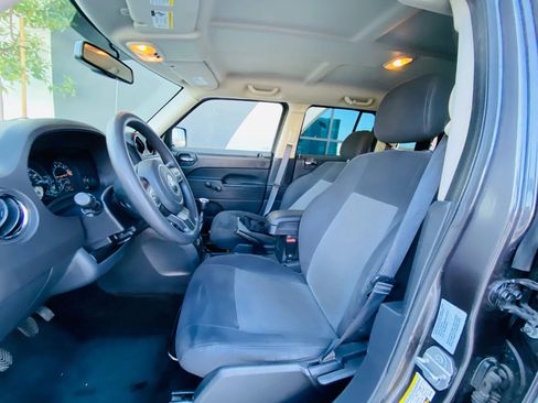 Used 2016 Jeep Patriot Sport FWD image 14