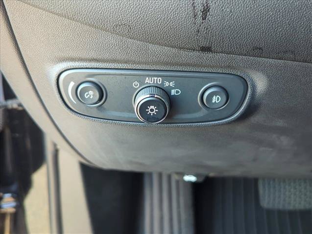 Used 2023 Chevrolet Equinox Premier FWD image 11