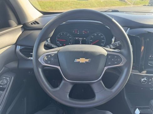 Used 2021 Chevrolet Traverse LS image 12