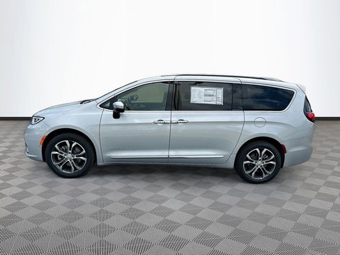New 2026 Chrysler Pacifica Pinnacle AWD/4WD image 4