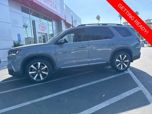 Used 2023 Honda Pilot Elite image 3