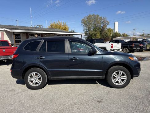 Used 2011 Hyundai Santa Fe GLS image 2