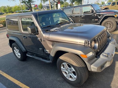 Used 2019 Jeep Wrangler Sport AWD/4WD image 3