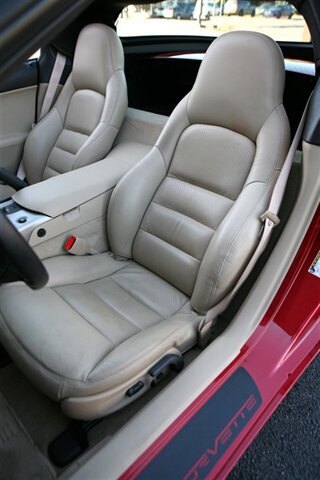 Used 2005 Chevrolet Corvette Coupe w/ Preferred Equipment Group RWD image 21