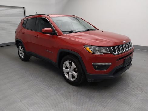 Used 2018 Jeep Compass Latitude w/ Popular Equipment Group FWD image 11