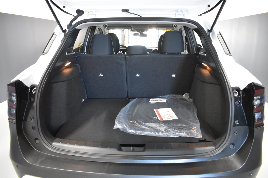Certified 2026 Nissan Kicks SV AWD/4WD image 32